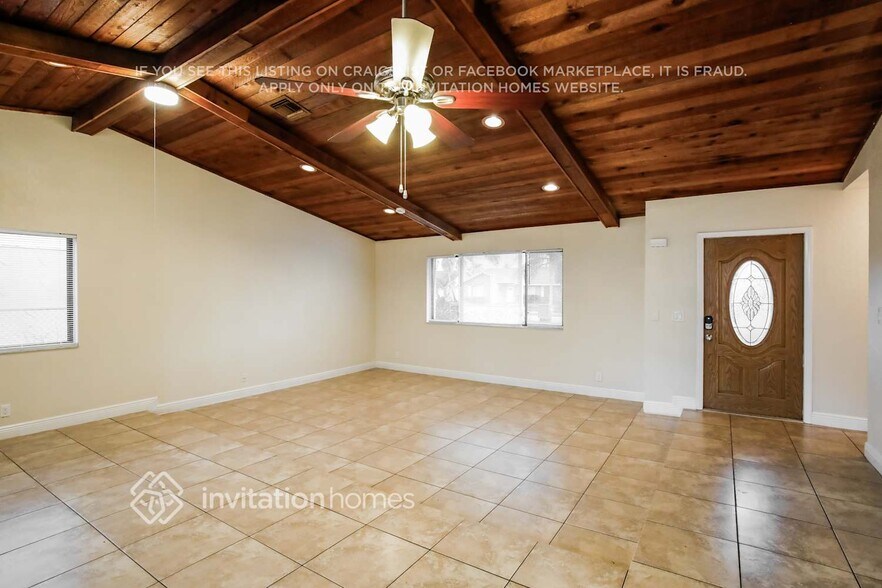 Building Photo - 7521 SW 6th St