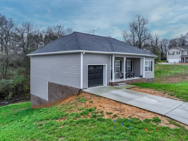 Building Photo - 1239 Oxford Village Cir