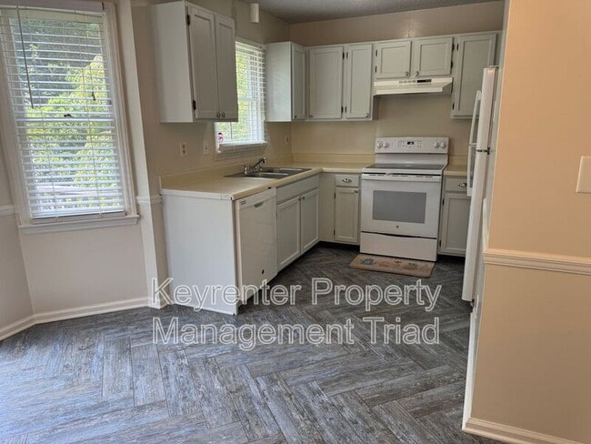 Building Photo - 1520 Kenwalt Dr