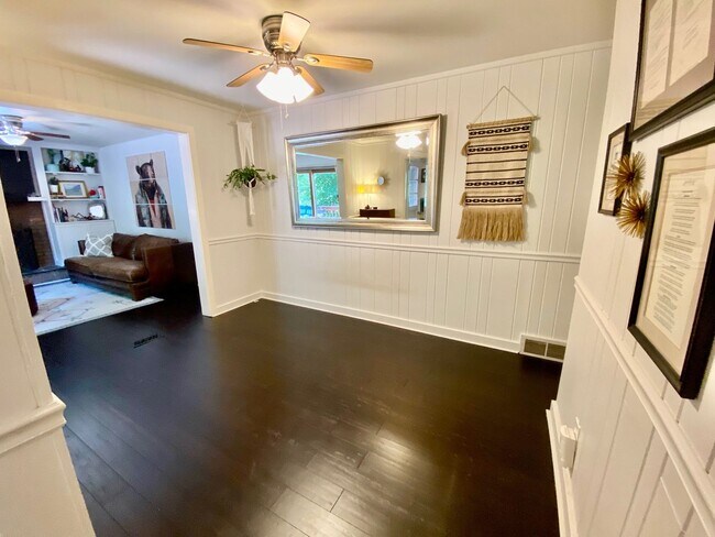 Building Photo - North AVL - Spacious Home with Large Yard ...