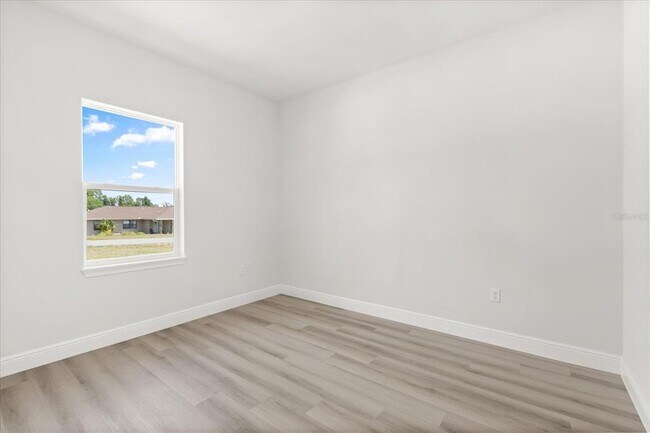 Building Photo - 15568 SW 46th Cir