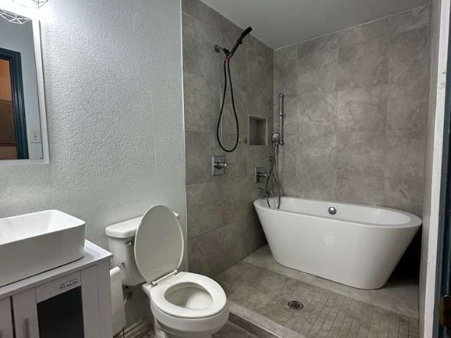 Building Photo - 6005 Asis