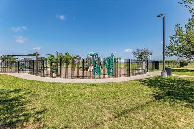 Building Photo - 6811 Peach Mill Ln