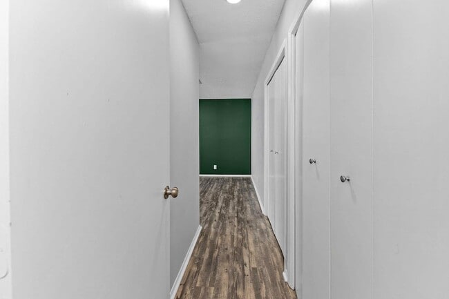 Building Photo - 9011 Quail Valley Dr