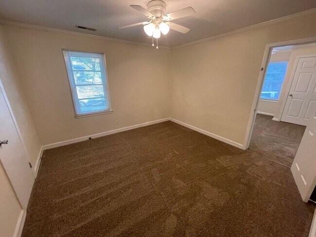 Building Photo - 313 Georgia Dr