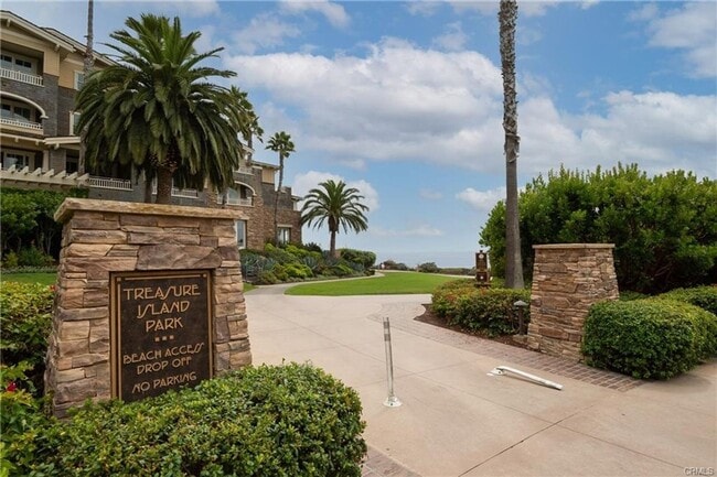 Building Photo - Charming Coastal Retreat in the Heart of Laguna Beach