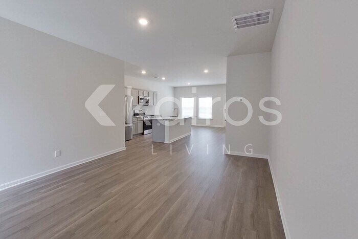 Building Photo - 2553 Banyan Cir