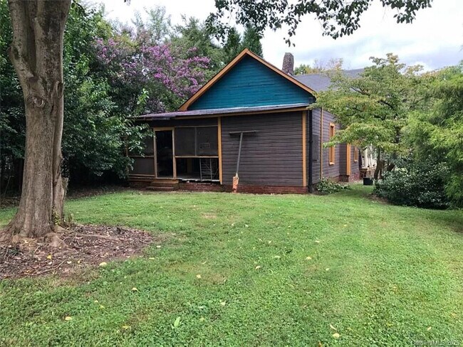Building Photo - Rooms for rent in a shared home