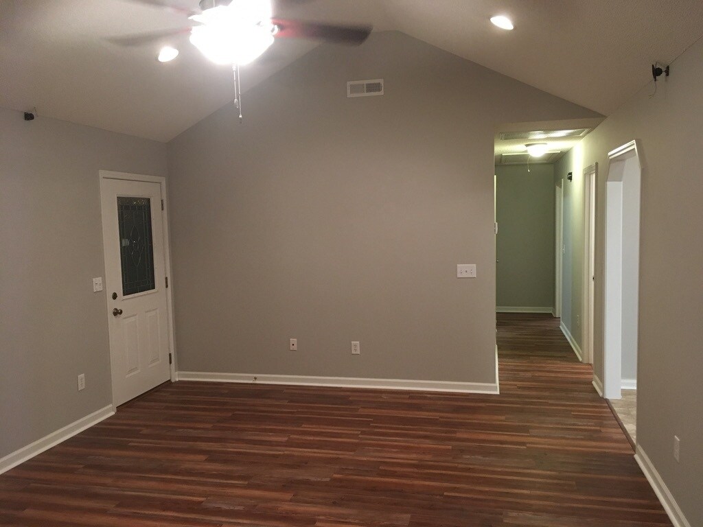 Building Photo - 3511 Drayton Dr