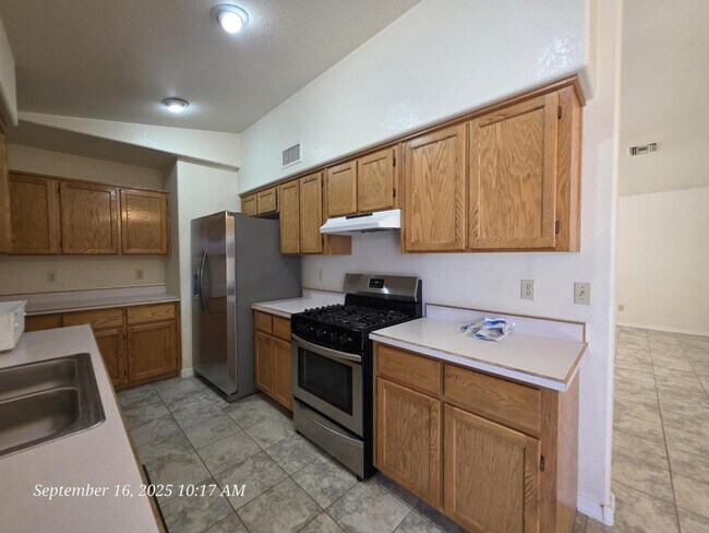Building Photo - 3757 Lass Ave
