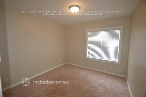 Building Photo - 1090 Lancewood Pl W