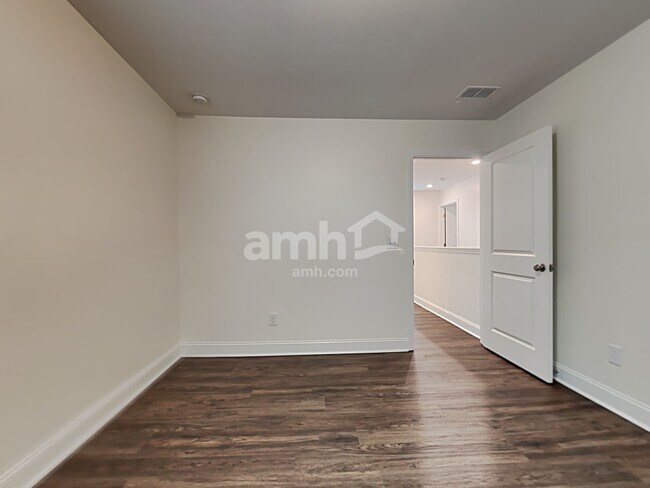 Building Photo - 334 Azore Way