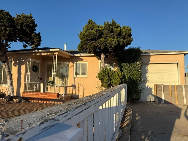 Primary Photo - Charming 3-Bedroom, 2-Bathroom Home with H...