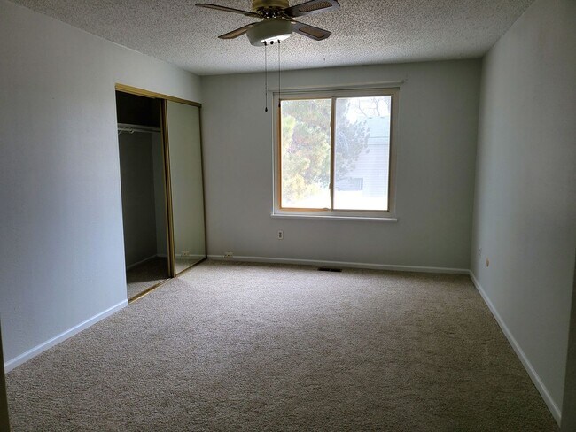 Building Photo - FANTASTIC 2 BEDROOM TOWNHOUSE IN THORNTON, AVAILABLE NOW!!!