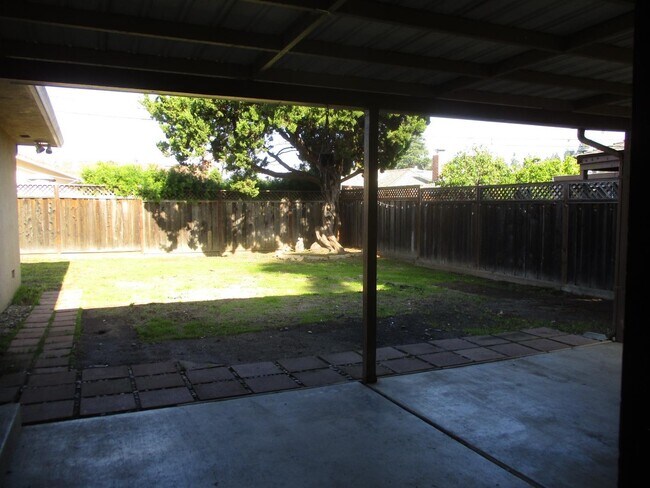 Building Photo - 757 Gary St