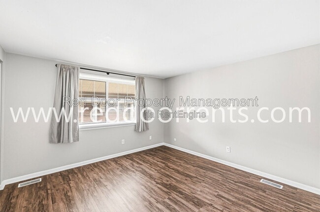 Building Photo - 335 1st Ave NW