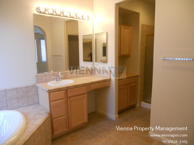 Building Photo - Beautiful Home in The Rivers in West Saccr...