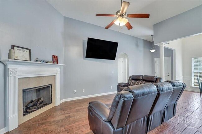 Building Photo - 1506 Bradley Blvd