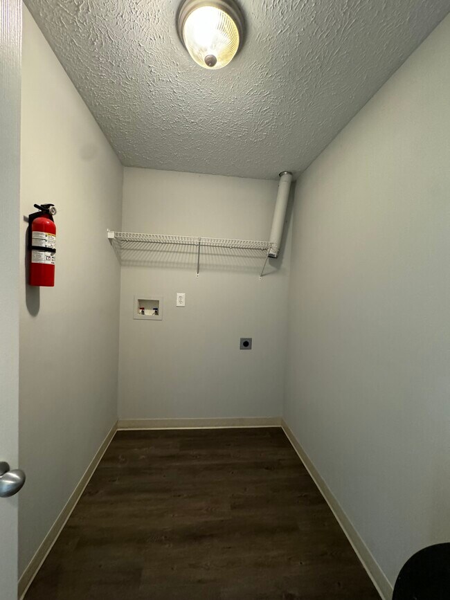 Building Photo - Woodfield