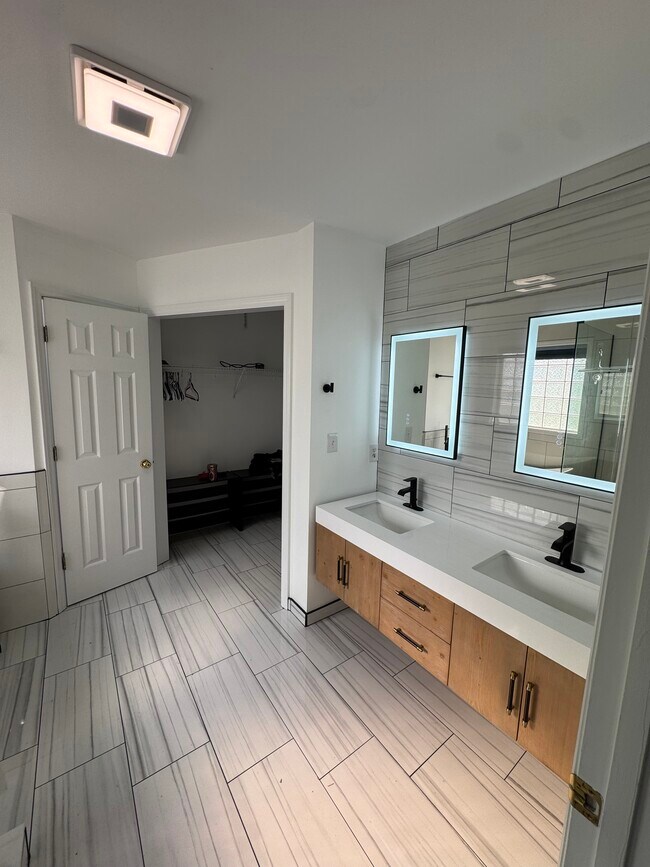 Building Photo - 2525 Blackwolf Run Ln