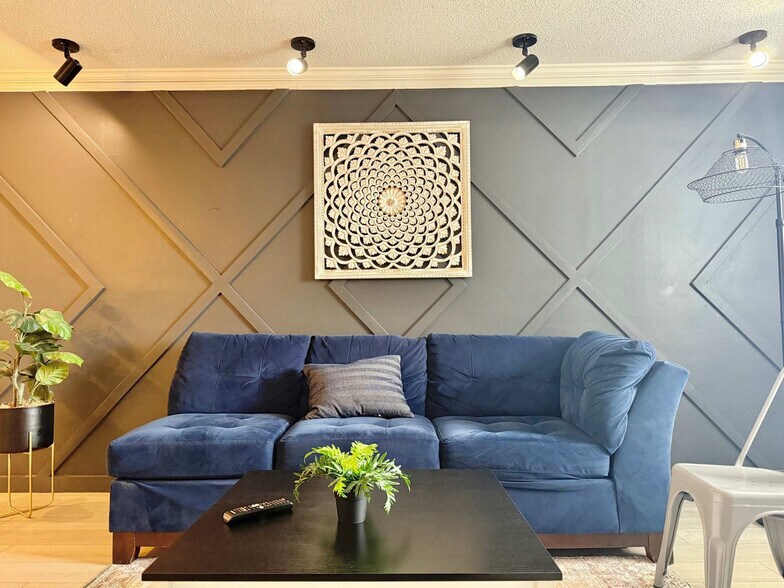 Primary Photo - 215 Piedmont Ave NE