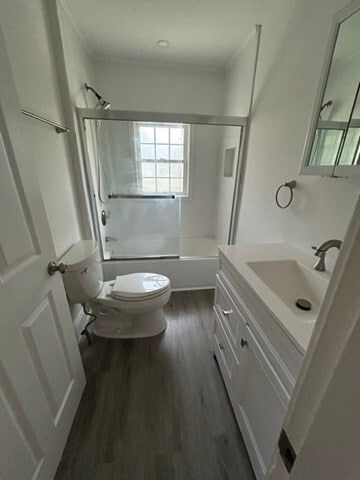 Building Photo - 56 Bancroft Park