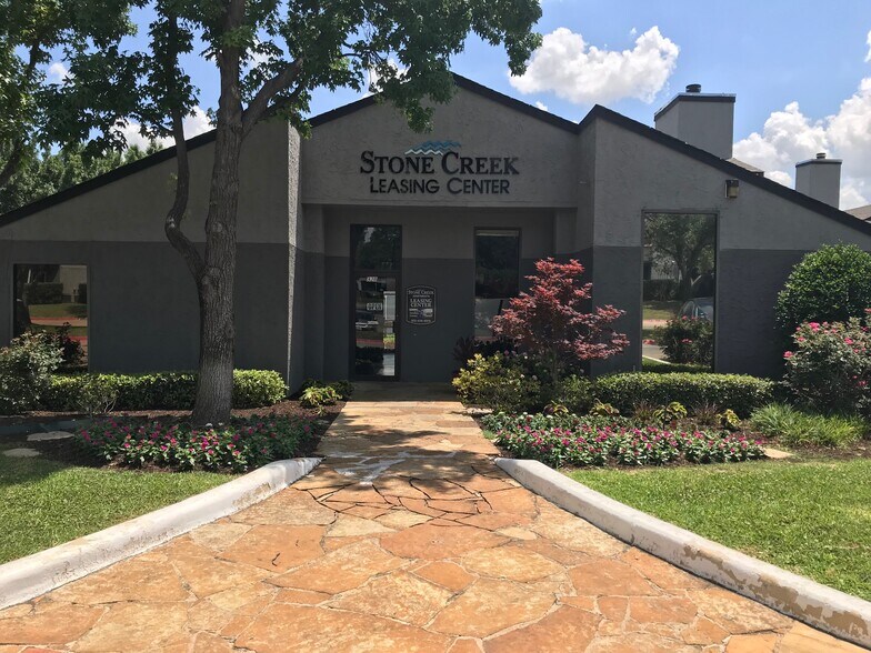 Stone Creek 328 W Southwest Pky Lewisville TX 75067 Apartment Finder