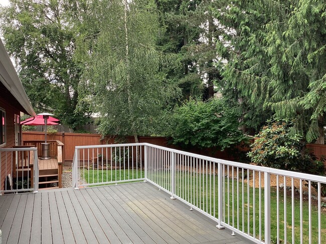 Building Photo - Charming Mukilteo Rambler in a Prime Location