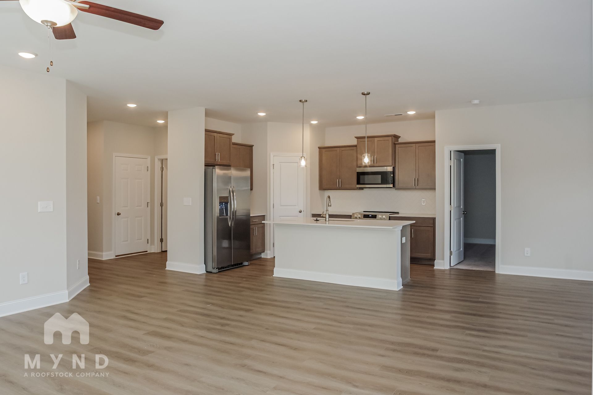 Building Photo - 221 Pine Is Ave