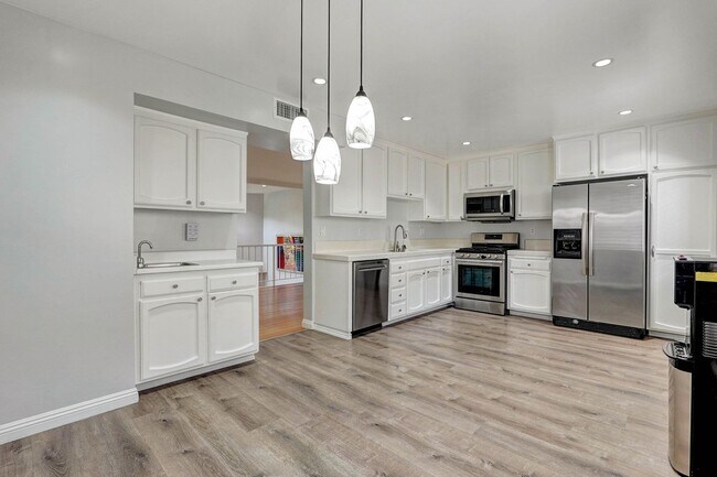 Building Photo - 19355 Sherman Way