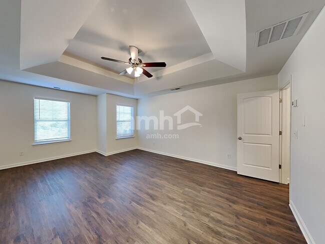 Building Photo - 421 Lossie Ln