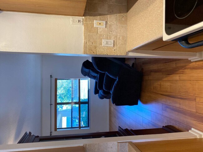 Building Photo - 5344 Elwood Rd