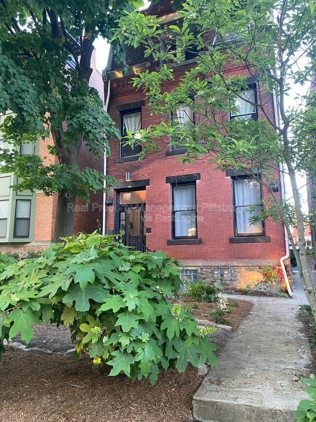 Building Photo - 207 S Millvale Ave