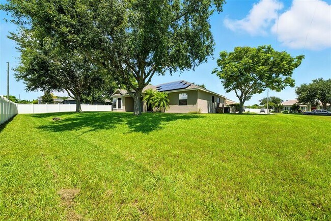 Building Photo - 36815 Queen Bee Ln
