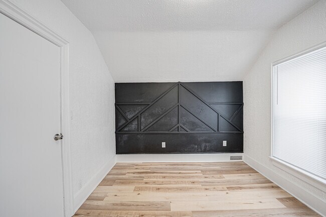 Building Photo - 264 N Jackson St