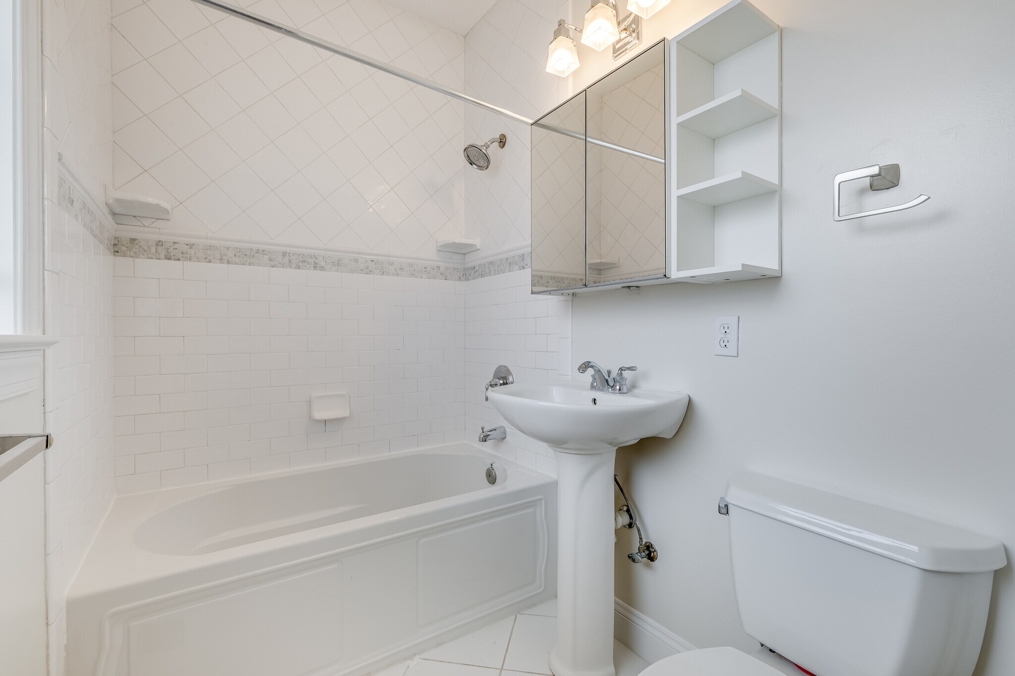 Building Photo - 440 Warner St NW