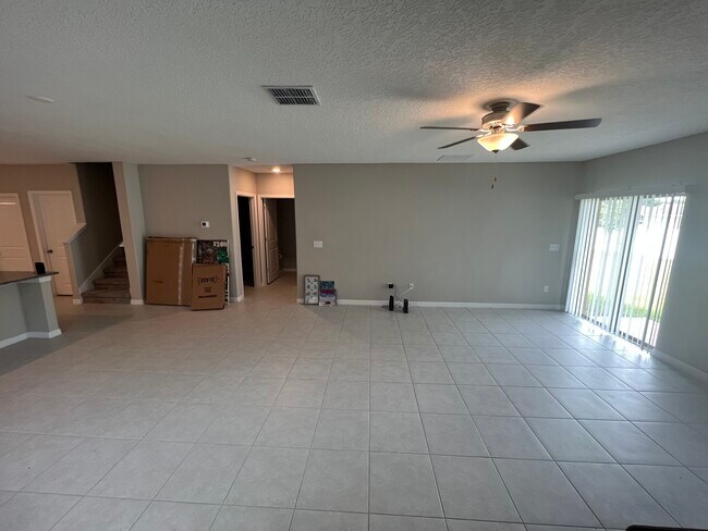 Building Photo - 352 Argyll Dr