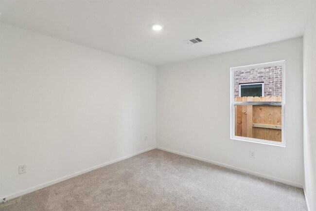 Building Photo - 28727 Texas Plns Dr