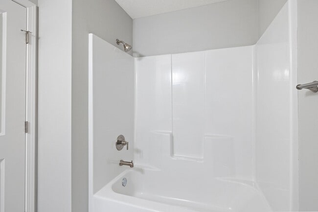 Building Photo - Newly Built 4 Bedroom Rental in Republic!