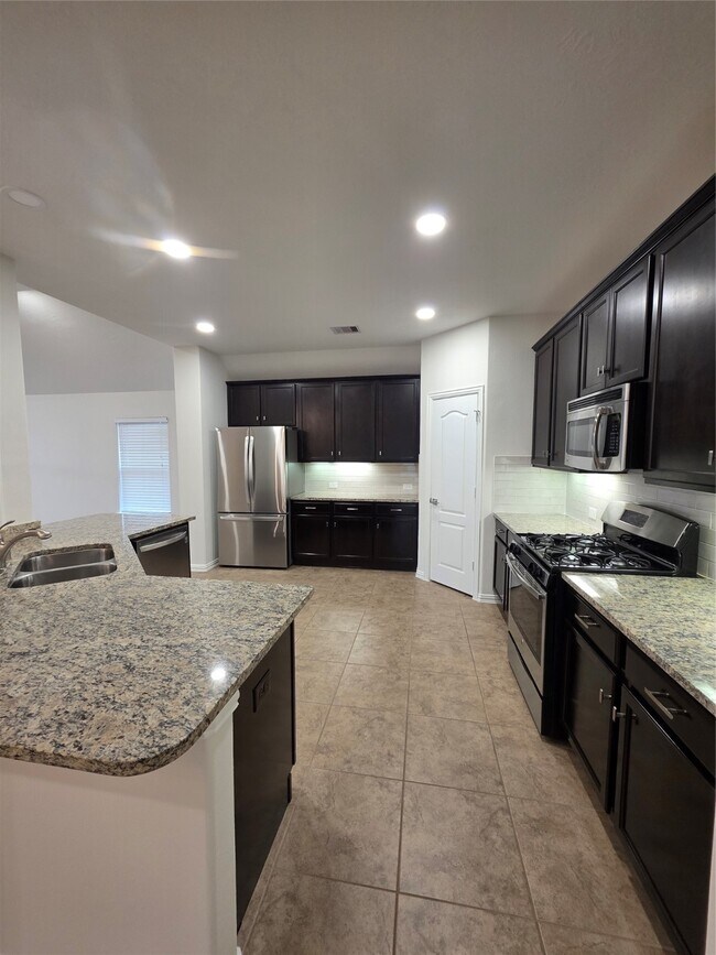 Building Photo - 26634 Grey Sparrow Dr