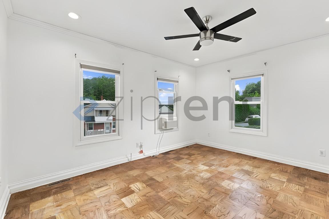 Building Photo - Unit 1st floor