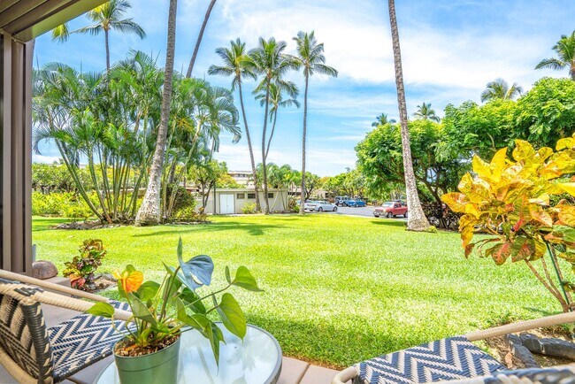 Building Photo - 1/1 Updated Furnished Condo + Private Lanai