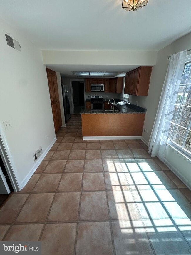 Building Photo - 3816 Ridgelea Dr
