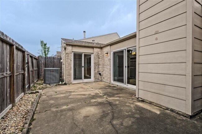 Building Photo - 6493 Alisa Ln