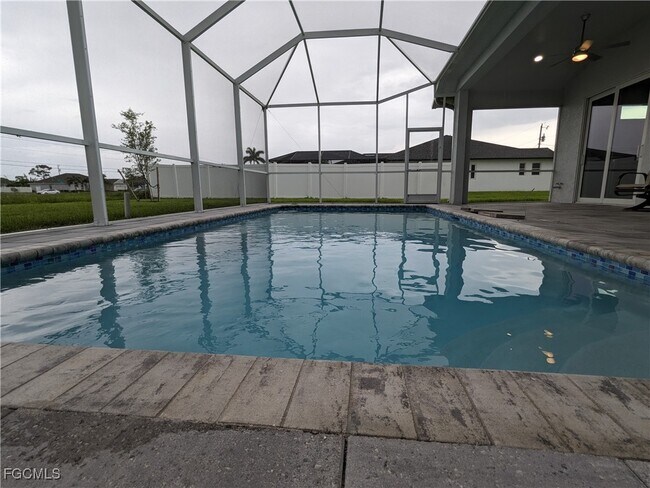 Building Photo - 3027 SW 16th Pl