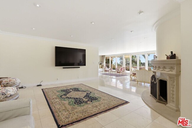 Building Photo - 1831 Loma Vista Dr