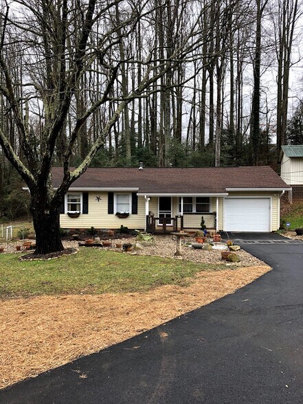 Building Photo - 940 Glenn Bridge Rd SE