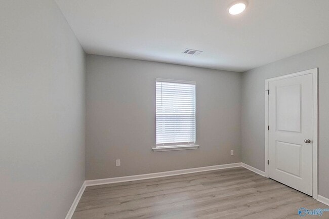 Building Photo - 395 Angela St