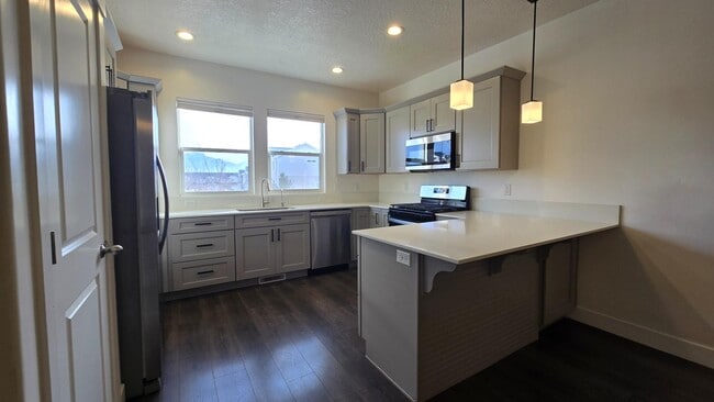 Building Photo - 12977 S Oberon Ln