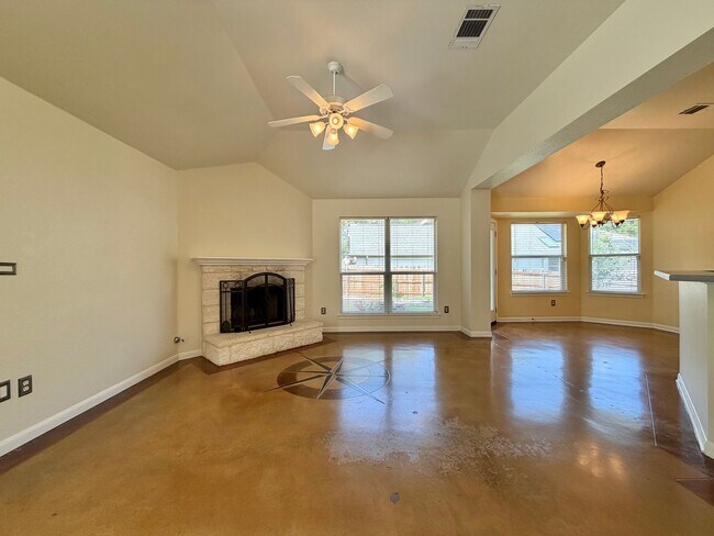 Building Photo - 14900 Doria Dr